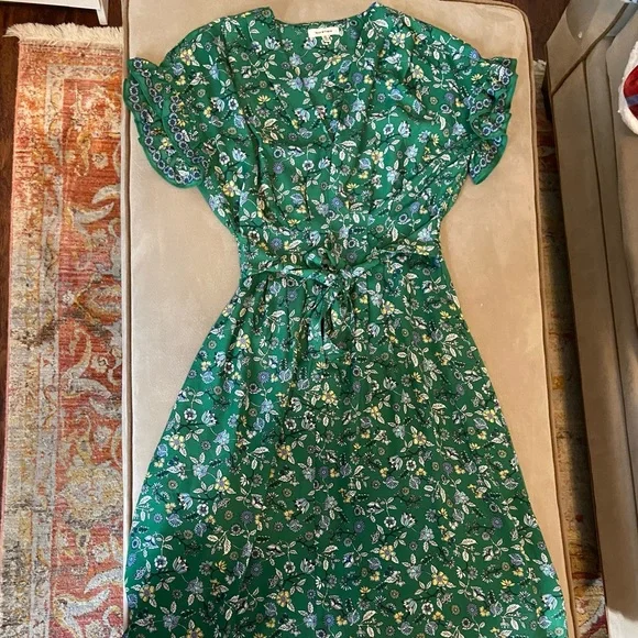 Max Studio | Dresses | Beautiful Floral V Neck Short Sleeve Dress | Poshmark Max Studio | Dresses | Beautiful Floral V Neck Short Sleeve Dress | Poshmark